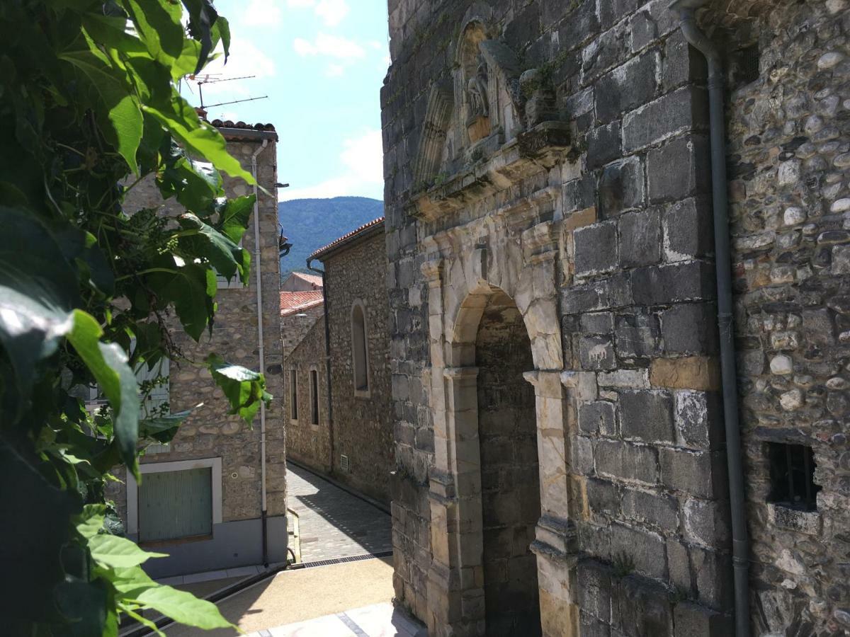Villa Entre L'Eglise Et La Place Quillan Exterior foto